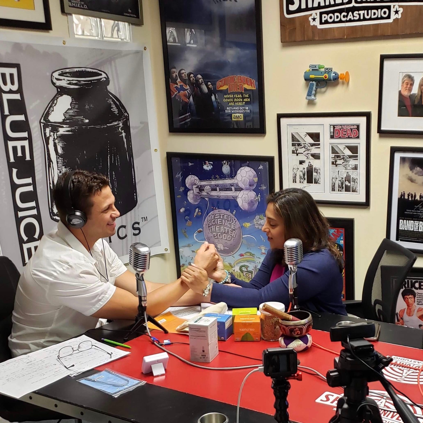 Minal-Vazirani-MD-podcast-appearance-i0181-1600sq Minal Vazirani MD explains her approach to medicine on a podcast.